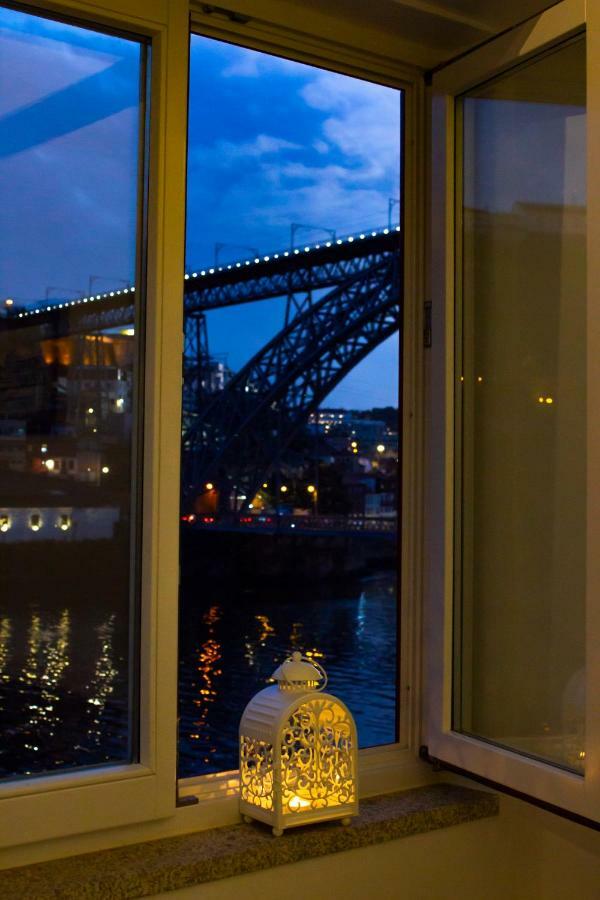 Red House By The River Apartment Porto Bagian luar foto