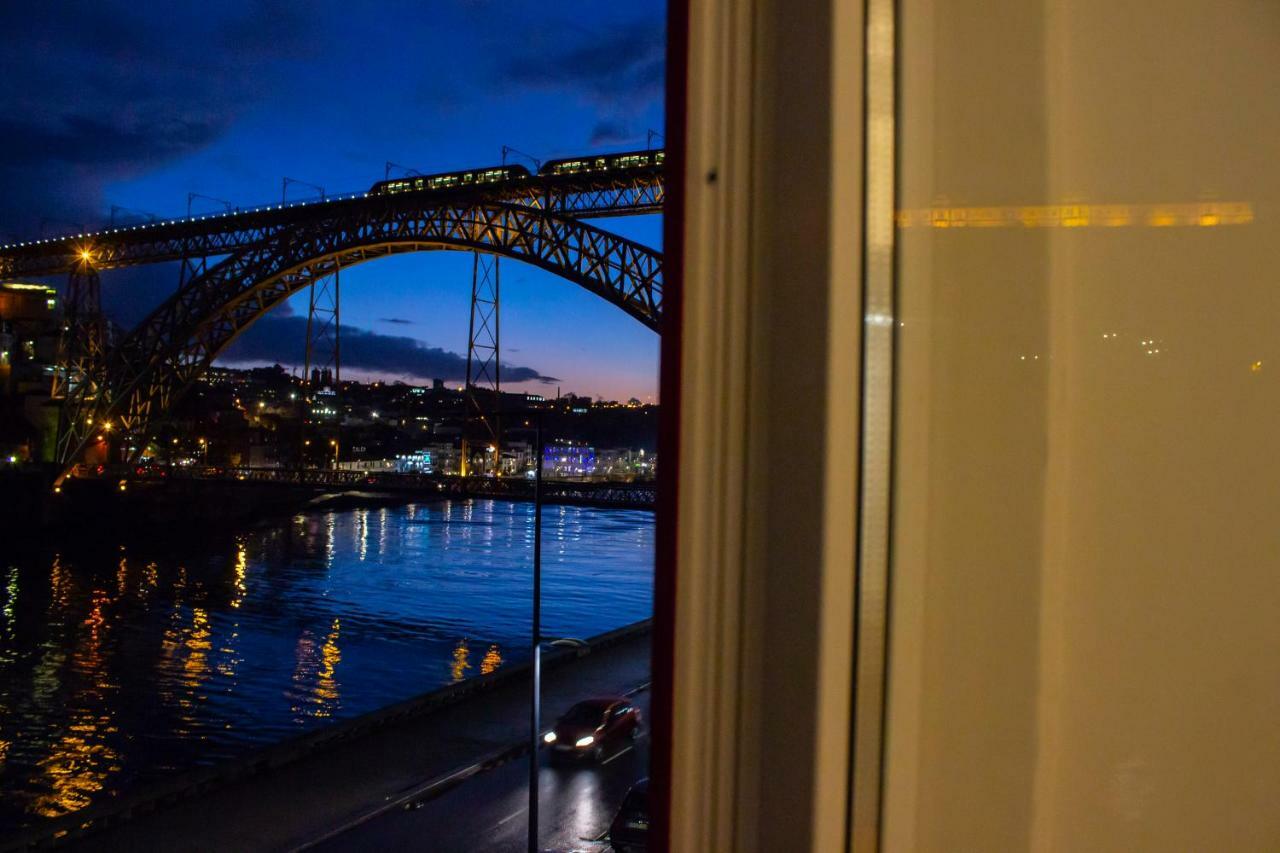 Red House By The River Apartment Porto Bagian luar foto